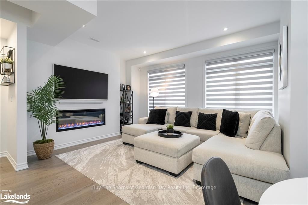 92 HOLYROOD Crescent - Photo 11