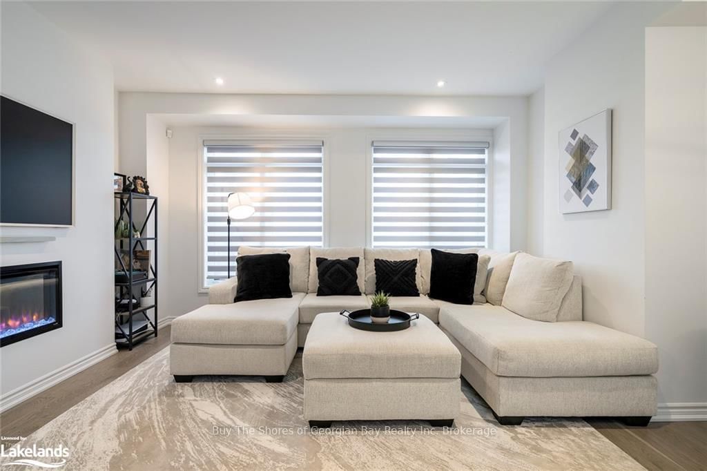 92 HOLYROOD Crescent - Photo 12