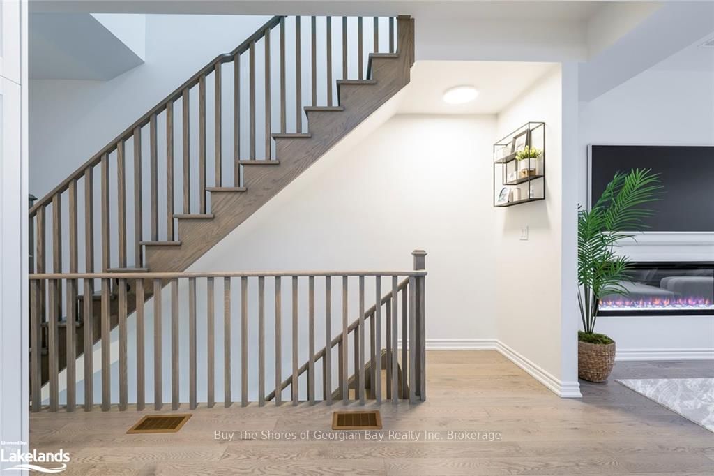 92 HOLYROOD Crescent - Photo 23