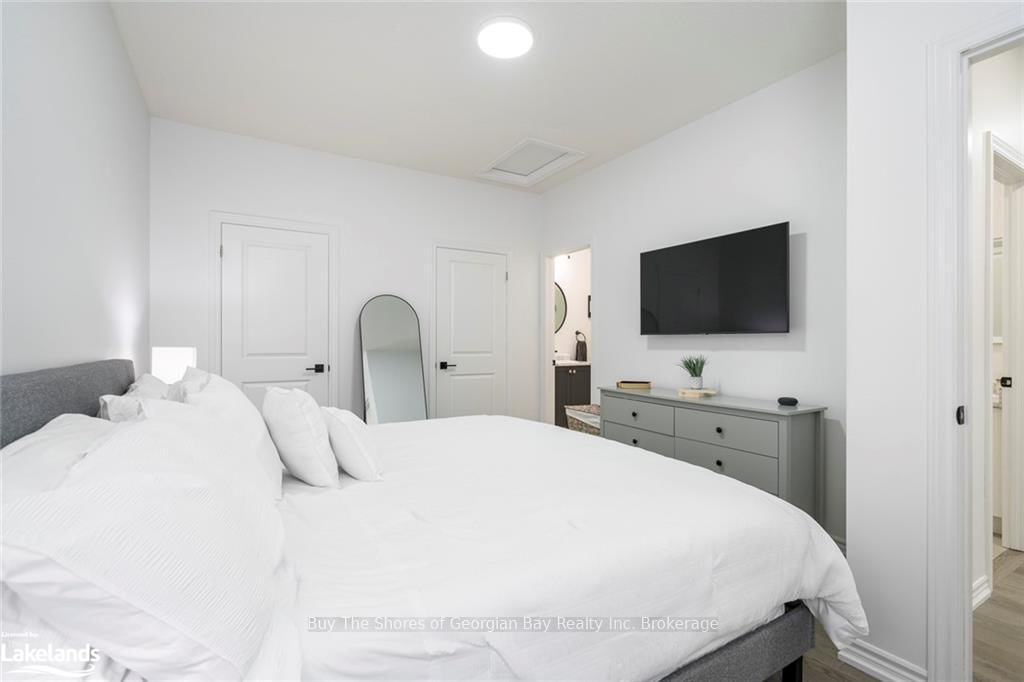 92 HOLYROOD Crescent - Photo 28