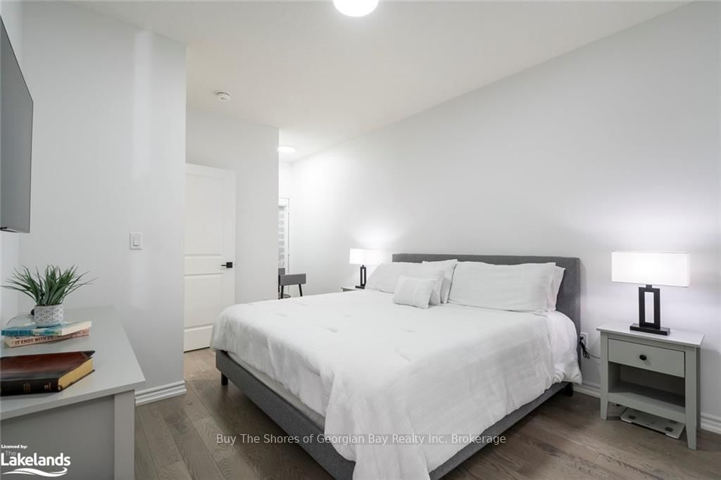 92 HOLYROOD Crescent - Photo 29