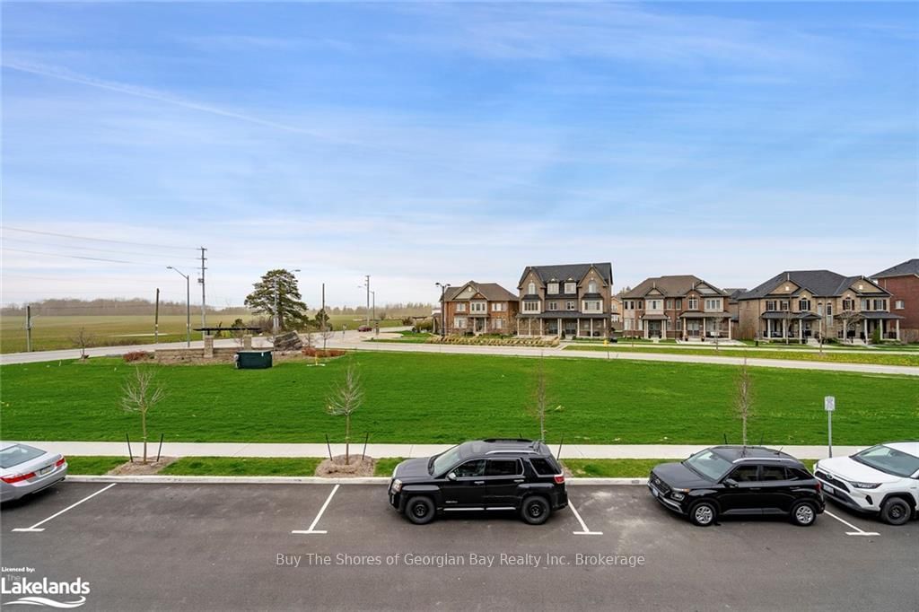 92 HOLYROOD Crescent - Photo 42