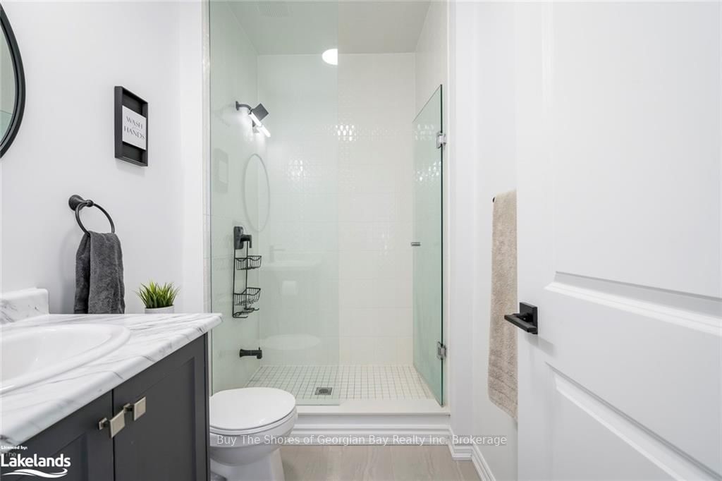 92 HOLYROOD Crescent - Photo 48