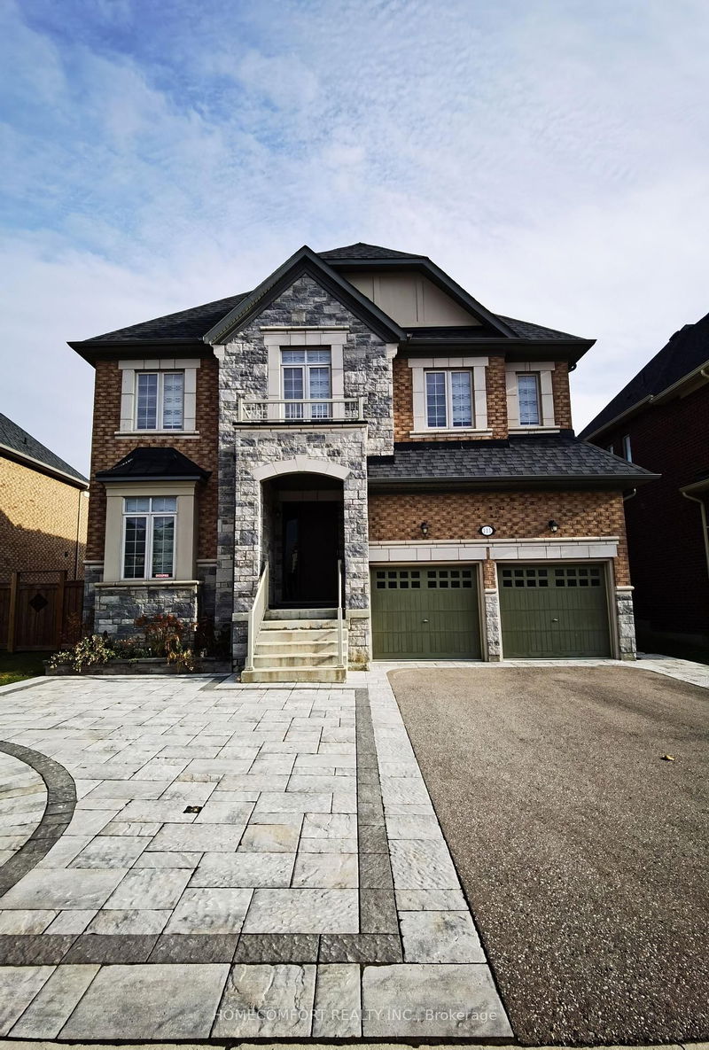 111 Mitchell Pl, Newmarket - Glenway Estates image-0-0