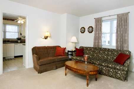 164 Avenue Rd, Newmarket, L3Y1N4 | Image 2