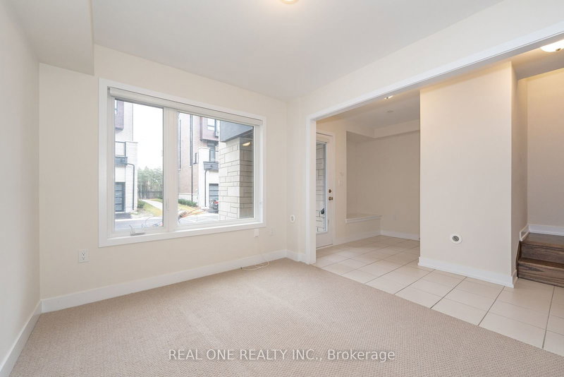 28 Credit Lane, Richmond Hill, L4E 1G9 | Image 3