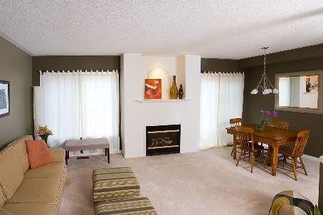 21 Marshview Ave, Aurora, L4G7W2 | Image 2