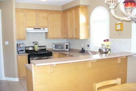 129 Ledge Rock Dr, Vaughan, L4H2G7 | Image 2