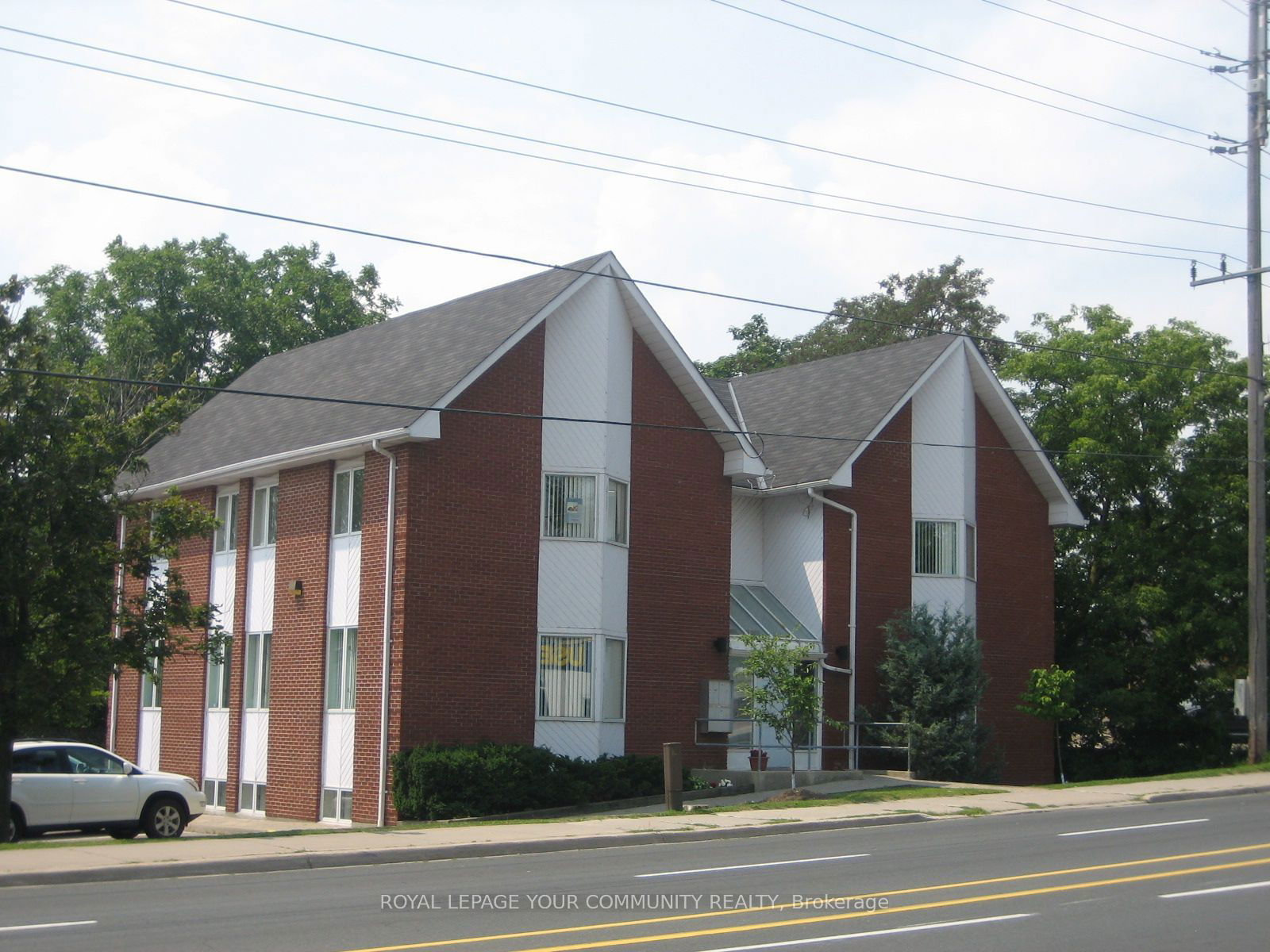 Building in 27 Major Mackenzie Drive