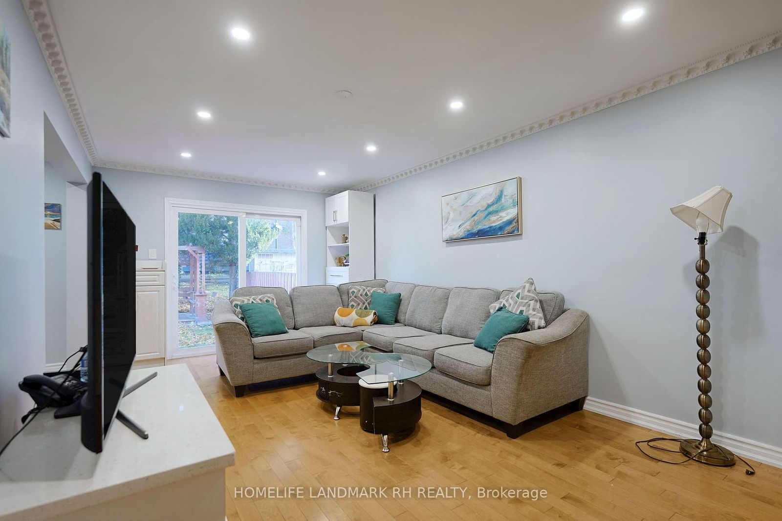 Listing Image 7