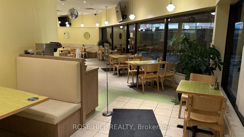 #11 - 10620 Yonge St, Richmond Hill, L4C 3C8 | Image 2