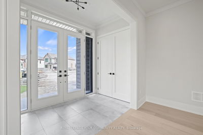 23 Menotti Dr, Richmond Hill - Oak Ridges image-0-1