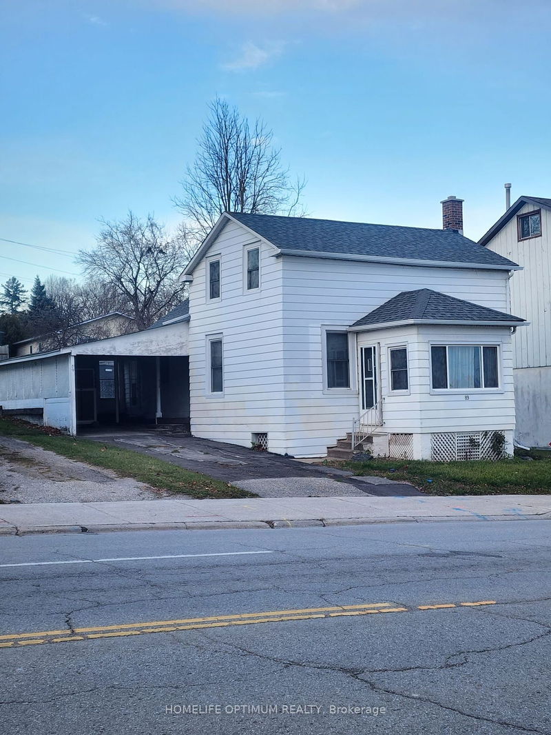 home for lease on 89 Holland Street E