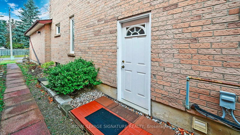 home for lease on 63 Hamilton Hall Drive