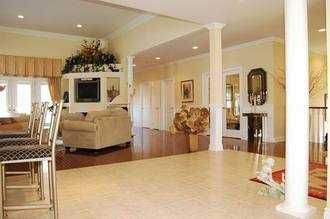 128 Carmela Ave, Richmond Hill, L4E2V6 | Image 2