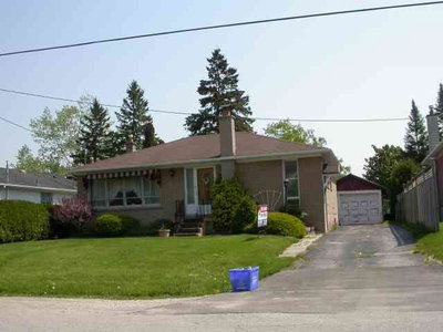 Detached House sold at 11 Patrick Drive, Aurora, Ontario, L4G2A6 - Aurora Highlands - MLS: N1144948