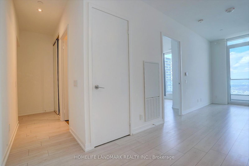 5510 - 950 Portage Pkwy W, Vaughan, L4K 0J7 | Image 3