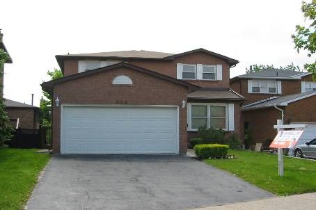 306 Essex Ave, Richmond Hill, L4C8M6 | Image 3