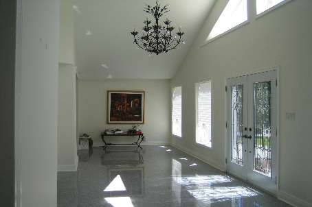 8 Ridgewood Dr, Richmond Hill, L4E3M1 | Image 2