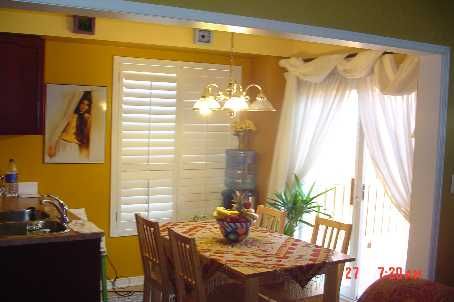 4 Hacienda Dr, Richmond Hill, L4E3X1 | Image 2