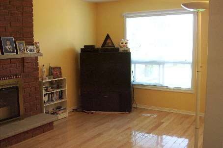 49 John Stiver Cres, Markham, L3R9B6 | Image 3