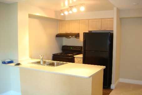 215 - 88 Times Ave, Markham, L3T7Z4 | Image 3