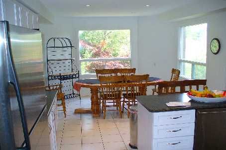 24 Normandy Cres, Richmond Hill, L4C8M2 | Image 3