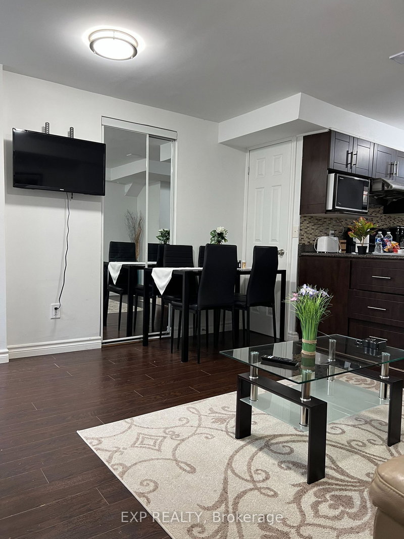 Unit B - 33 Saltspring Dr, Markham, L6E 2H1 | Image 3
