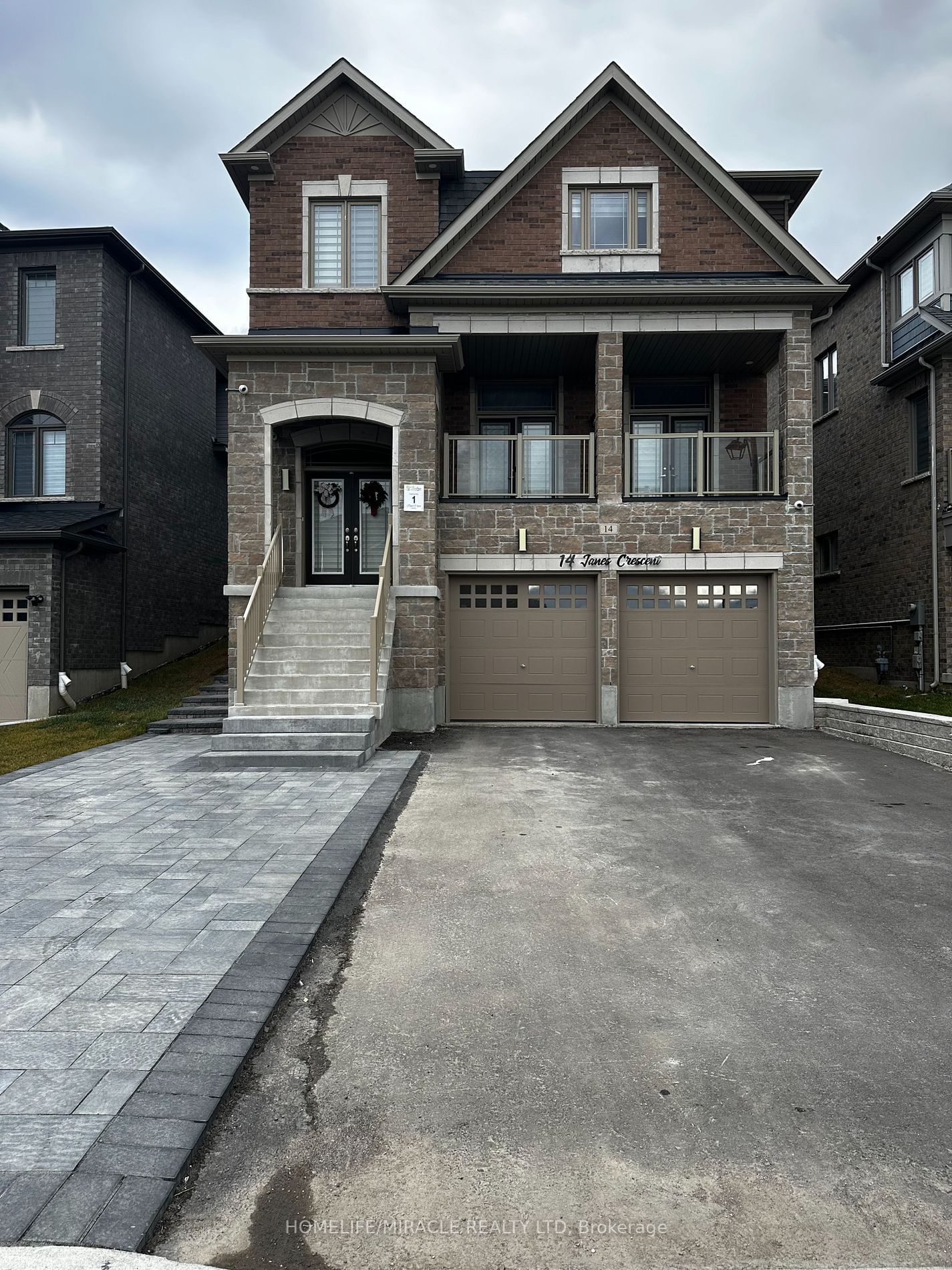 Building at 14 Janes Crescent, New Tecumseth, Alliston