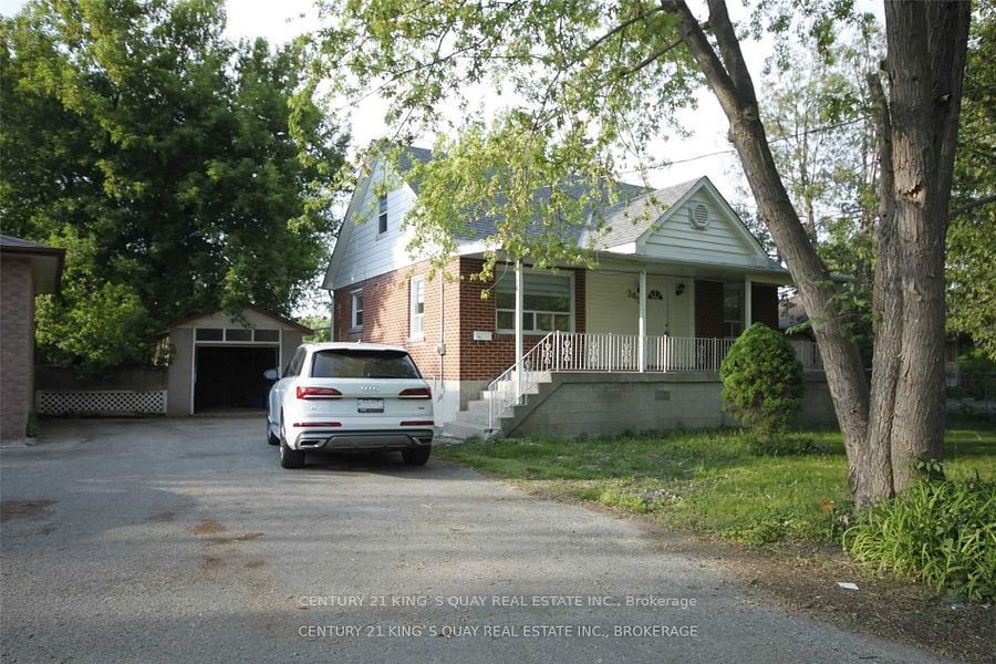 Detached House for lease at 369 Crosby Avenue, Richmond Hill, Crosby, L4C 2R8 - MLS: N11821851