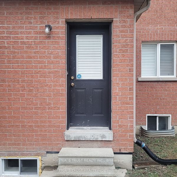 657 Chaleur Pl, Newmarket, L3X 1L6 | Image 3