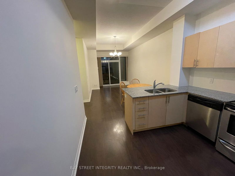 home for lease on 605-9500 Markham Road