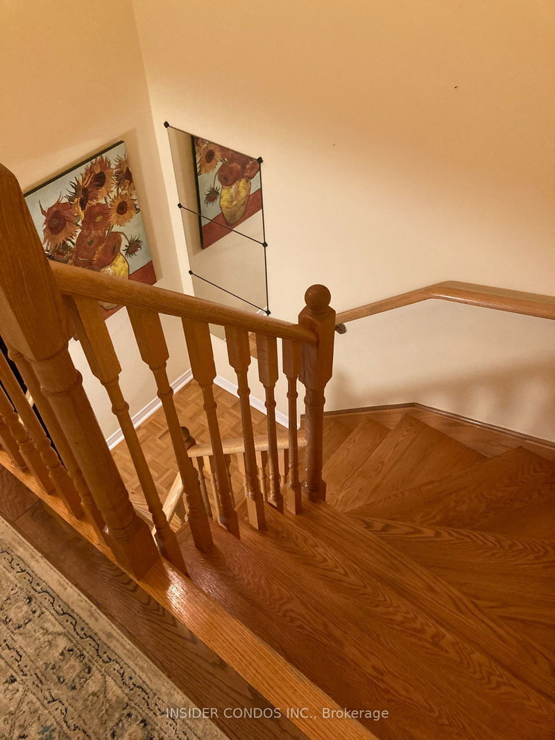 75 - 126 Pinedale Gate, Vaughan, L4L 8X3 | Image 3