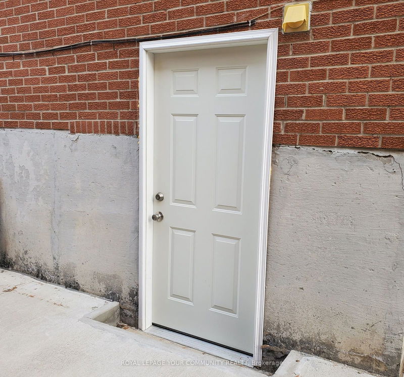 home for lease on Bsmt-189 Aberdeen Avenue