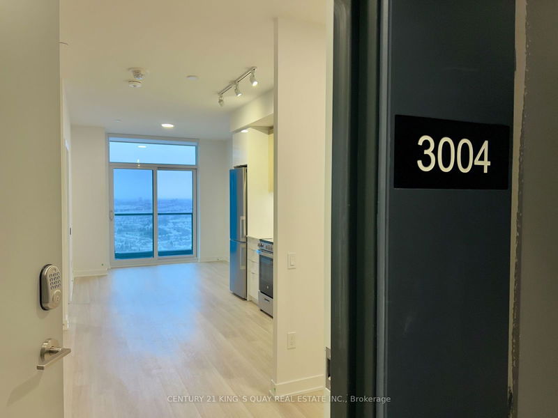 home for lease on 3004-50 Upper Mall Way