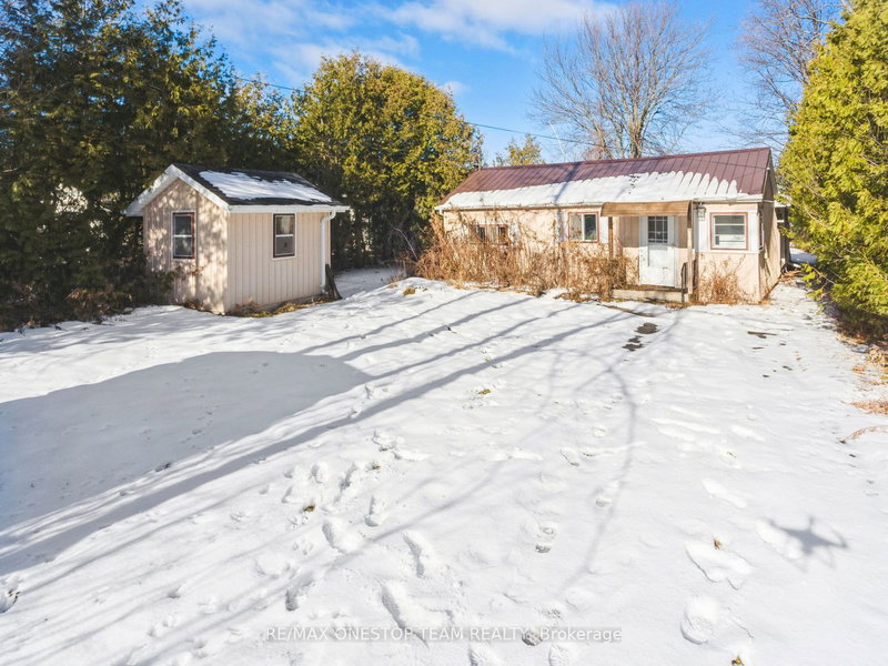 108 Moore's Beach Rd, Georgina, L0E 1N0 | Image 2