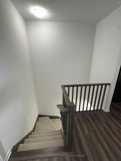 Unit 64 — 31 Honeycrisp Cres, Vaughan - Vaughan Corporate Centre image-0-4