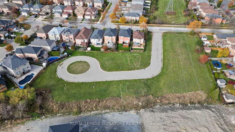 22 Izzy Crt, Vaughan, L4H 1G3 | Image 3