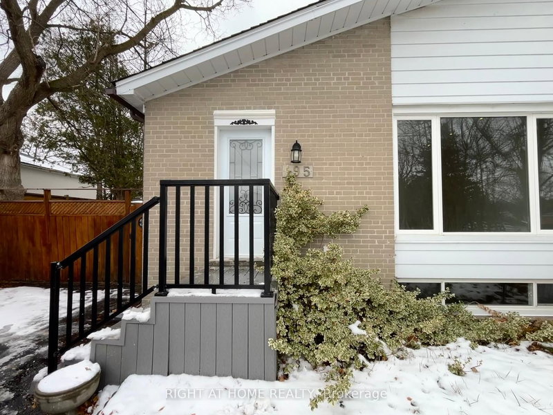 Upper - 195 Taylor Mills Dr N, Richmond Hill, L4C 2T5 | Image 2