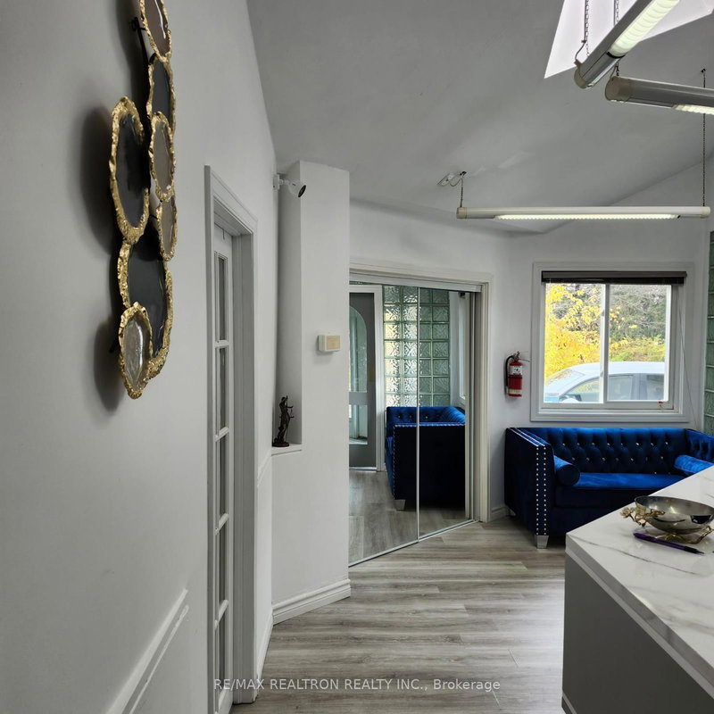 unit 2 - 10014 Yonge St N, Richmond Hill, L4C 1T8 | Image 3