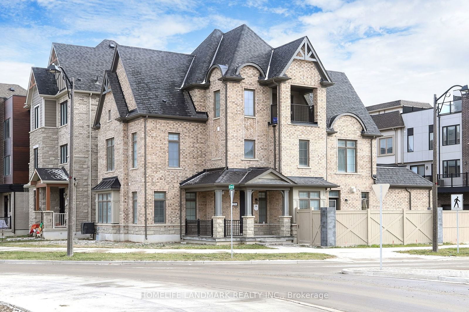 Building in 25 York Downs Boulevard