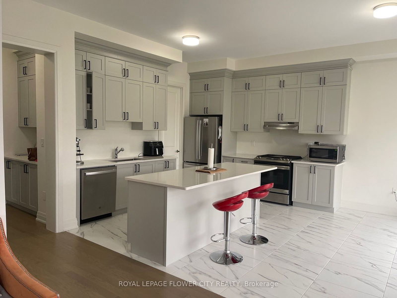 26 Hummingbird Grve, Adjala-Tosorontio, L0G 1W0 | Image 3