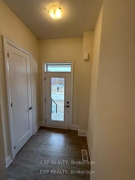 37 Schmeltzer Cres, Richmond Hill, L4E 1K9 | Image 2