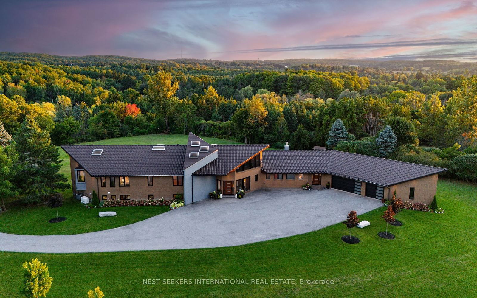 Building in 2510 17th Sideroad