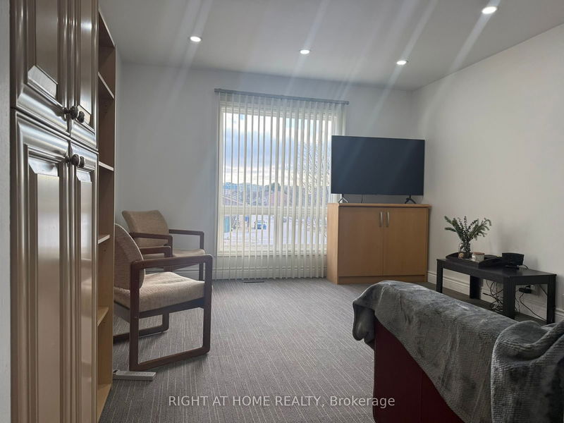 home for lease on 28 Chabad Gate