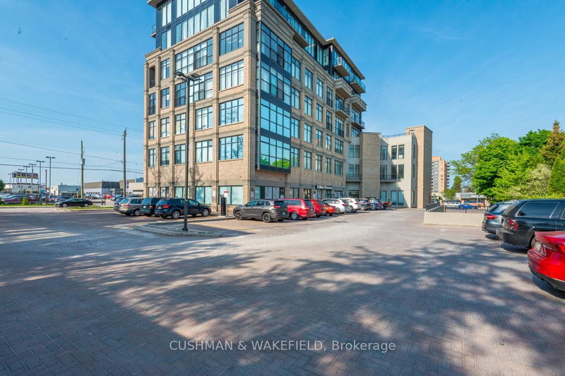101 - 10376 Yonge St, Richmond Hill, L4C 3B8 | Image 2