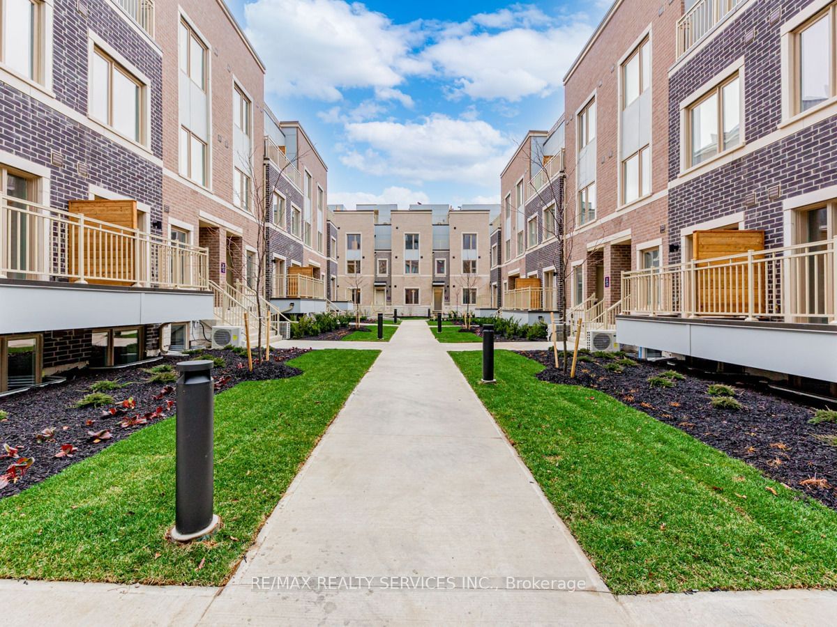 Townhouse for lease at 77-39 Honeycrisp Crescent, Vaughan, Vaughan Corporate Centre, L4K 0N6 - MLS: N11898973