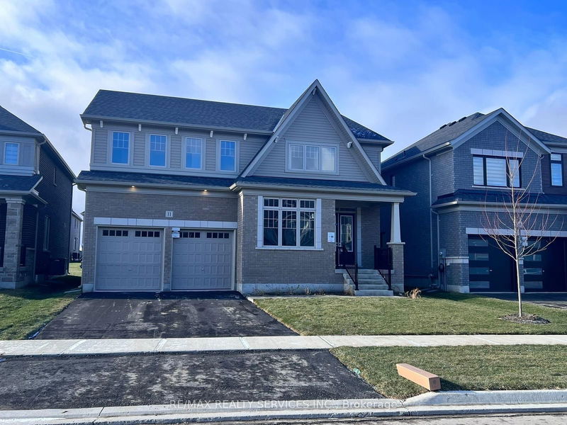 home for lease on 11 Sandhill Crescent N