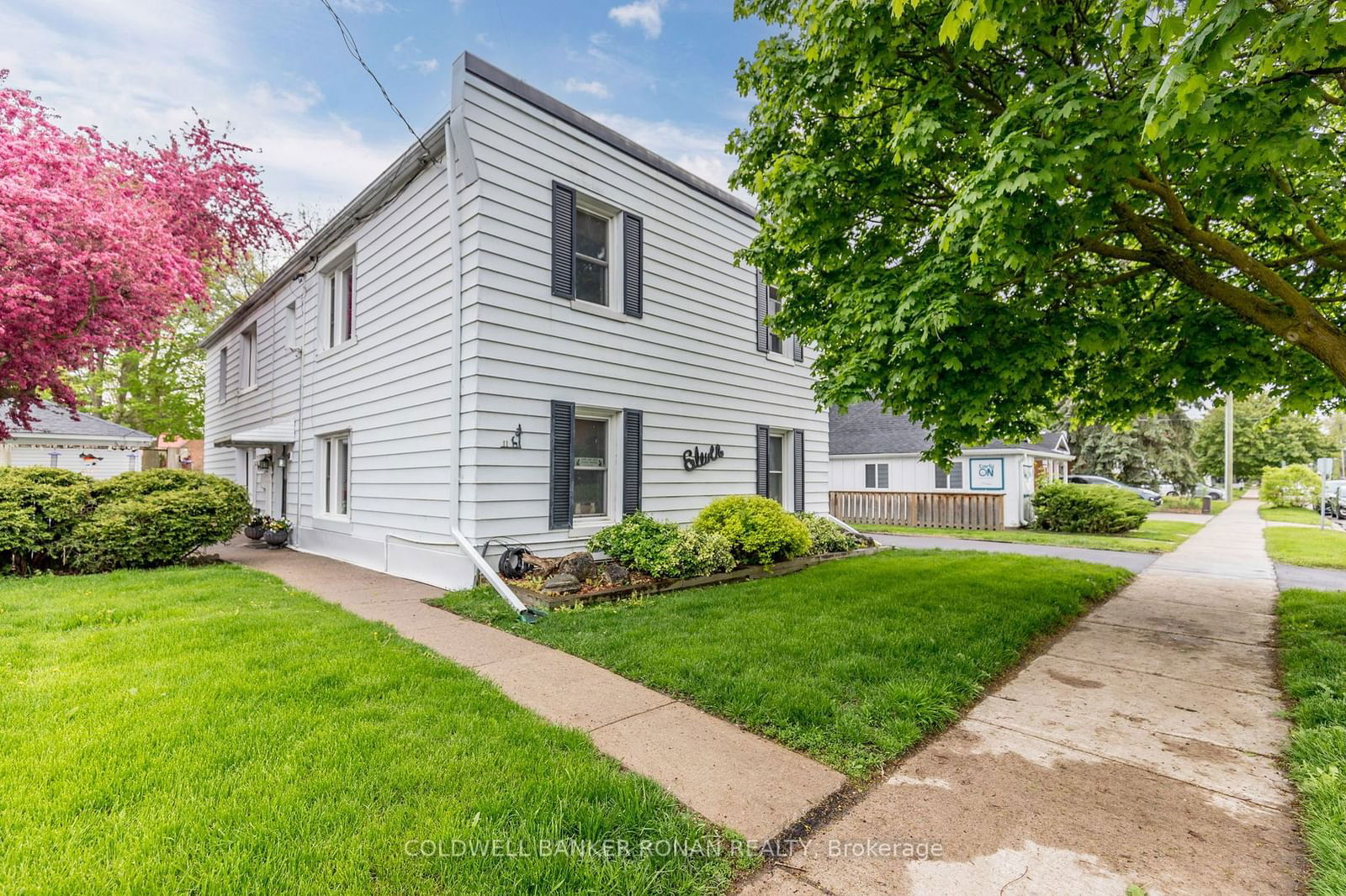 Building at 11 Wellington Street, New Tecumseth, Alliston