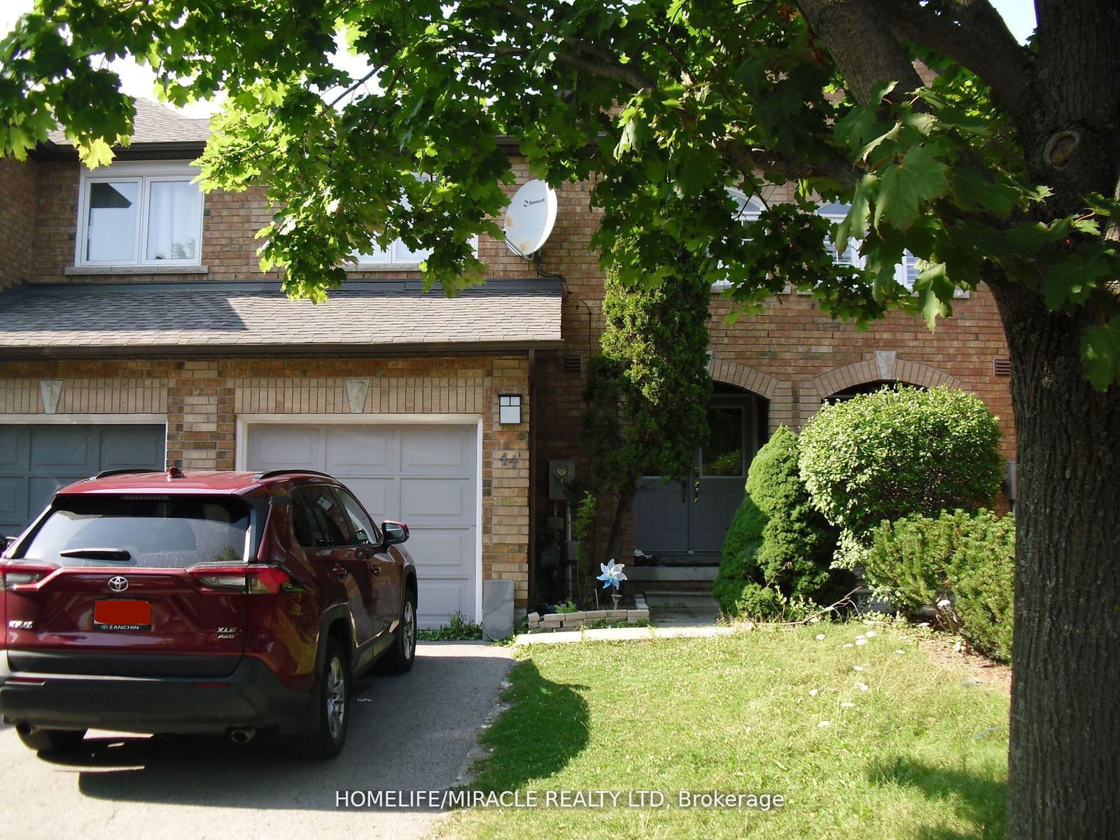 Building at 44 Mistleflower Court, Richmond Hill, Oak Ridges